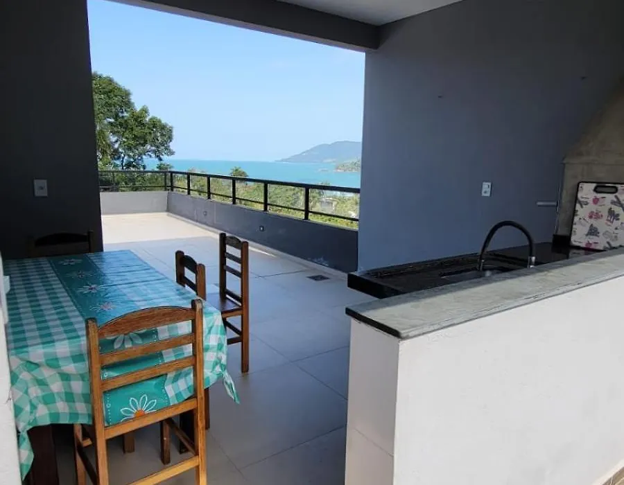 Apê na praia da Lagoinha a 400m da praia-1